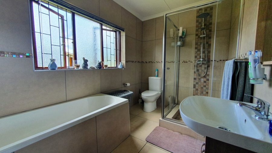 5 Bedroom Property for Sale in Dana Bay Western Cape